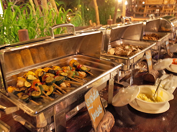 ナイトサファリのBBQビュッフェの料理
